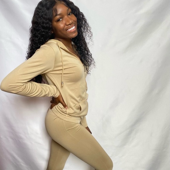 She’s Busy Legging Set - Picture 5 of 7